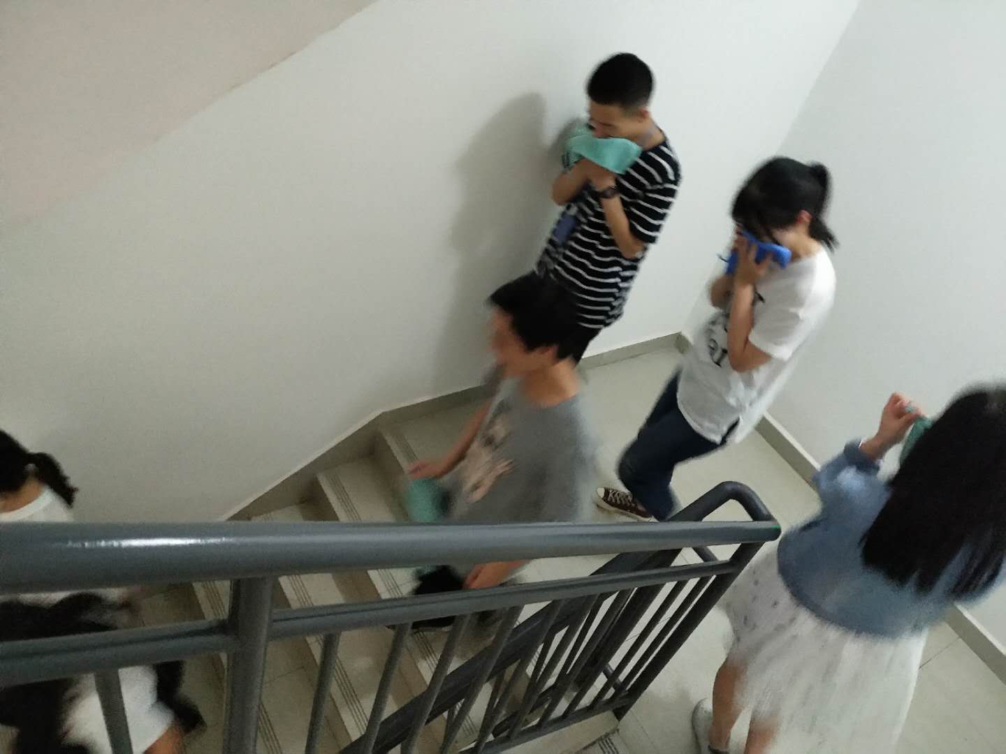 消防演练2.jpg 消防演练2.jpg